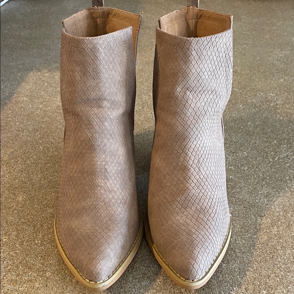 A Rider Girl Elegant Taupe Ankle Booties, 8